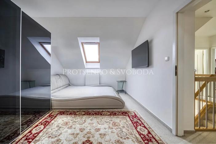 Prodej rodinného domu, Hostivice, náměstí Jana IV. z Dražic, 185 m2