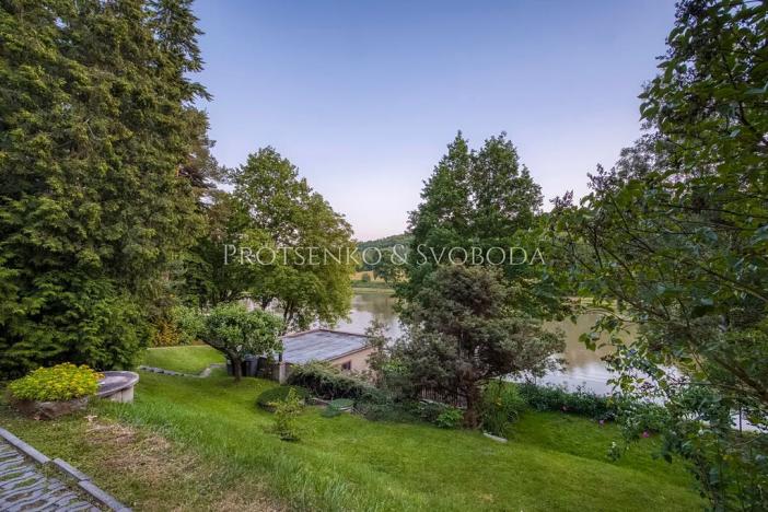 Prodej ubytování, Mnichovice, Nad rybníkem, 312 m2