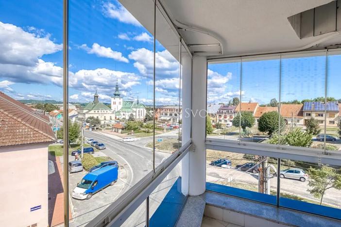 Prodej kanceláře, Křižanov, Benešovo náměstí, 530 m2