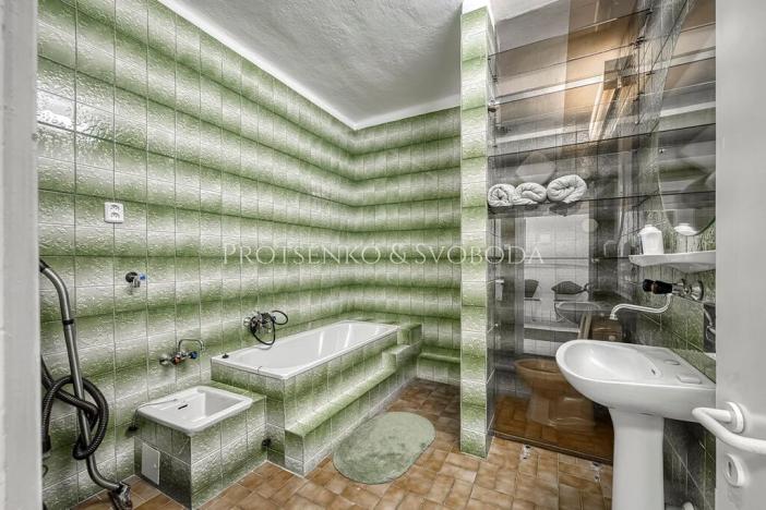 Prodej kanceláře, Křižanov, Benešovo náměstí, 530 m2