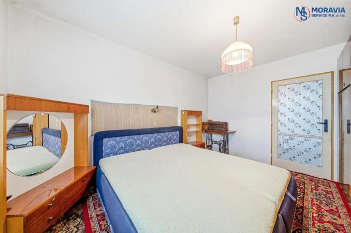 Prodej bytu 3+1, Maletín, 77 m2