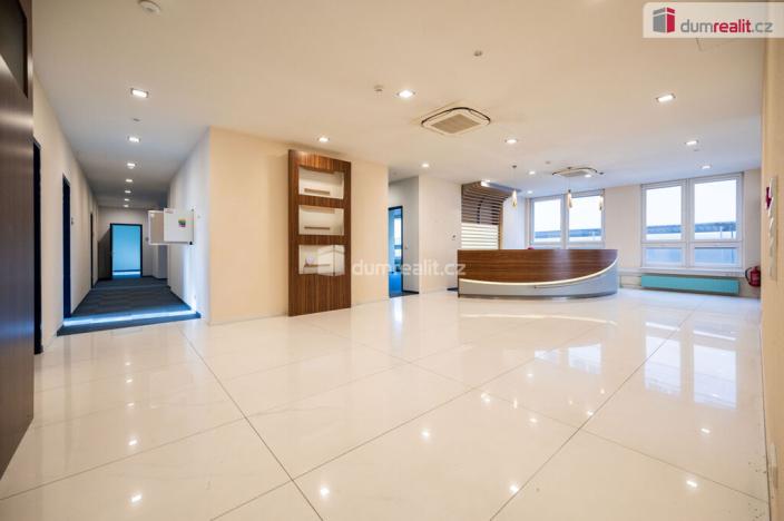 Pronájem kanceláře, České Budějovice - České Budějovice 6, Jeronýmova, 2300 m2