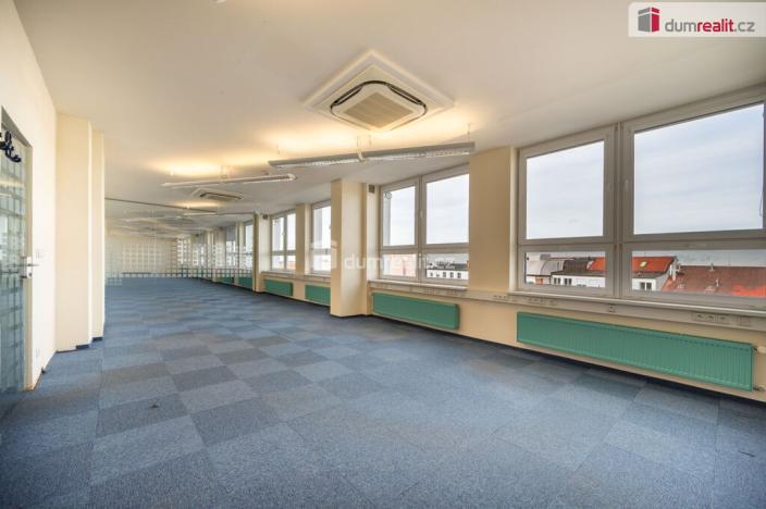 Pronájem kanceláře, České Budějovice - České Budějovice 6, Jeronýmova, 2300 m2