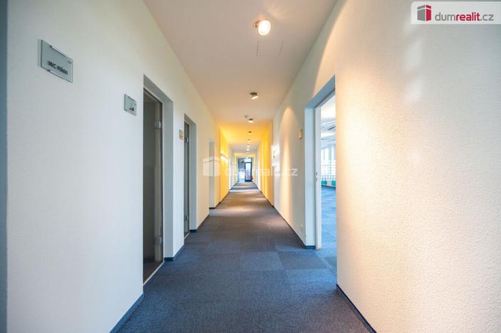 Pronájem kanceláře, České Budějovice - České Budějovice 6, Jeronýmova, 2300 m2