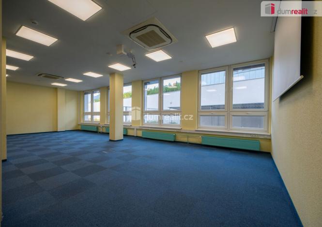 Pronájem kanceláře, České Budějovice - České Budějovice 6, Jeronýmova, 2300 m2