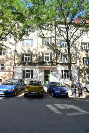 Pronájem bytu 1+kk, Praha - Smíchov, U Nikolajky, 32 m2