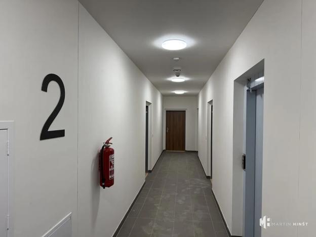 Pronájem bytu 1+kk, Praha - Hlubočepy, Fabiánové, 31 m2