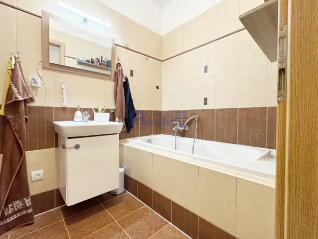 Pronájem bytu 3+kk, Pardubice, Holubova, 58 m2