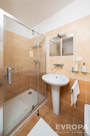 Prodej bytu 2+1, Stará Paka - Karlov, 63 m2