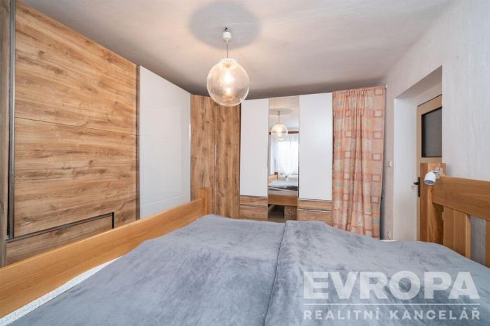 Prodej bytu 2+1, Stará Paka - Karlov, 72 m2