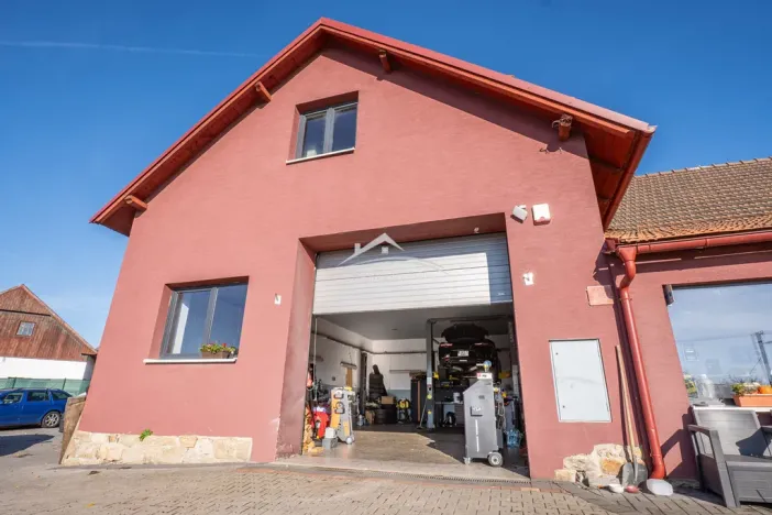 Prodej rodinného domu, Šimanov, 480 m2