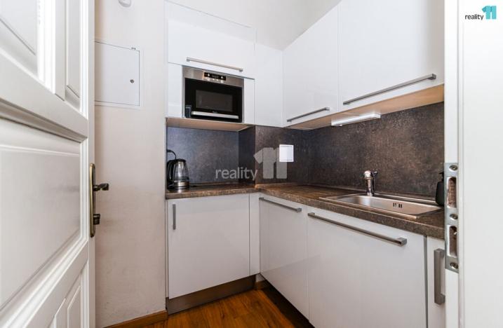 Pronájem kanceláře, Praha, Na dolinách, 200 m2