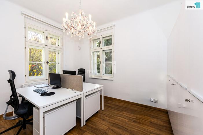 Pronájem kanceláře, Praha, Na dolinách, 200 m2