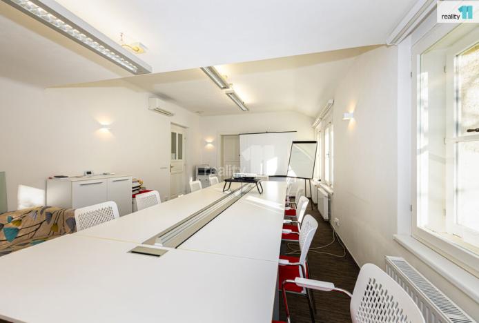 Pronájem kanceláře, Praha, Na dolinách, 200 m2