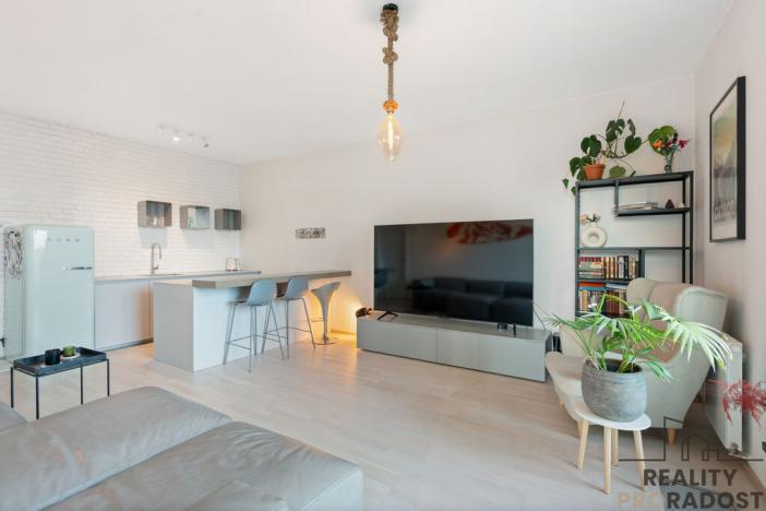 Pronájem bytu 2+kk, Praha - Holešovice, Sanderova, 65 m2