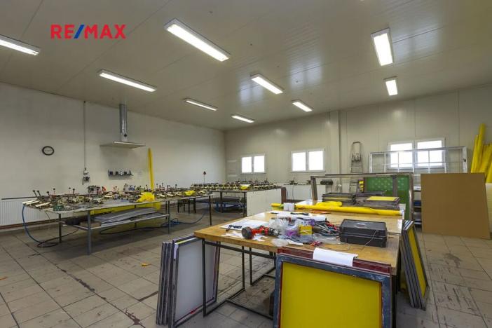 Prodej výrobních prostor, Dašice, náměstí T. G. Masaryka, 2490 m2