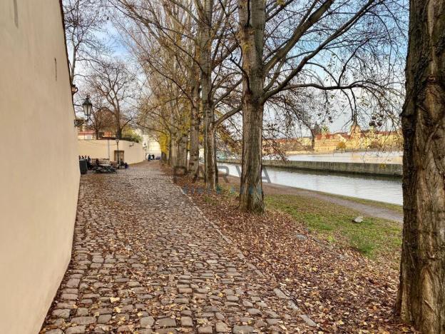 Pronájem bytu 1+kk, Praha - Malá Strana, Všehrdova, 25 m2