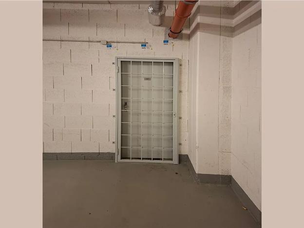 Pronájem garážového stání, Praha - Michle, Krnkova, 16 m2