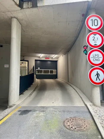 Pronájem garážového stání, Praha - Žižkov, Olgy Havlové, 15 m2