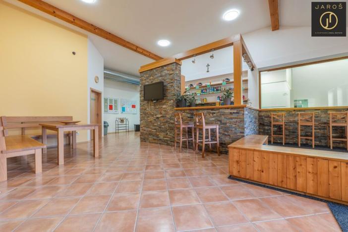 Pronájem kanceláře, Buštěhrad, Náměstí, 576 m2