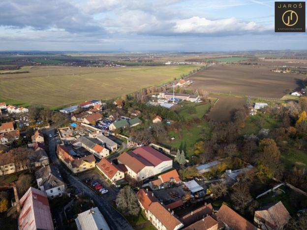 Pronájem kanceláře, Buštěhrad, Náměstí, 576 m2