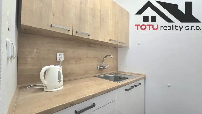 Pronájem kanceláře, Chrudim, Palackého třída, 19 m2