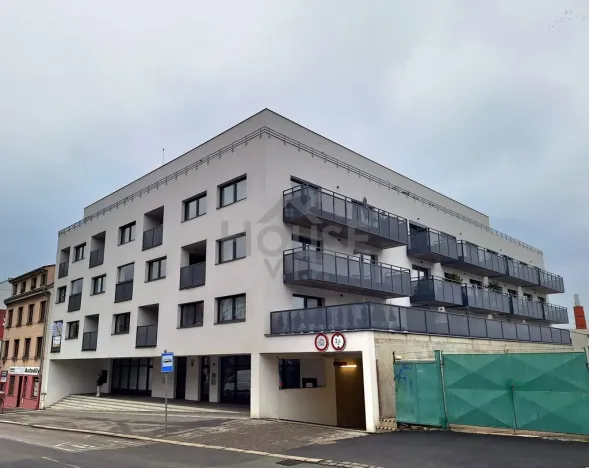 Prodej bytu 2+kk, Praha - Vysočany, Spojovací, 64 m2