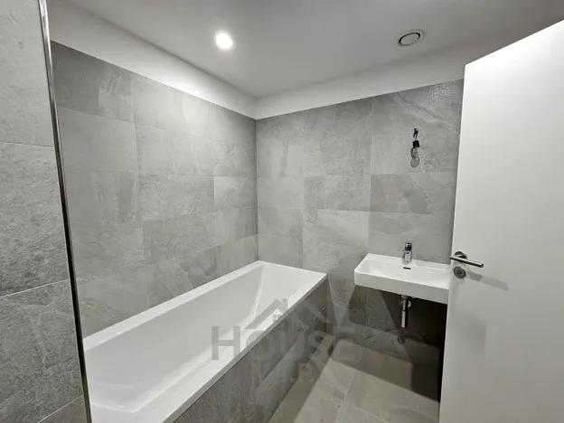 Prodej bytu 2+kk, Praha - Vysočany, Spojovací, 64 m2