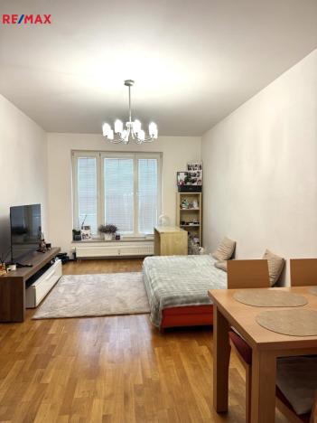 Pronájem bytu 2+kk, Karlovy Vary, Jateční, 49 m2