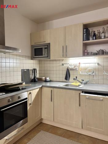 Pronájem bytu 2+kk, Karlovy Vary, Jateční, 49 m2