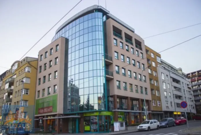 Pronájem kanceláře, Praha - Karlín, Sokolovská, 150 m2