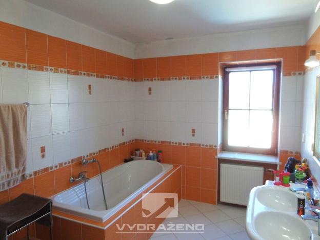 Prodej obchodního prostoru, Dolní Kounice, Hlavní, 400 m2