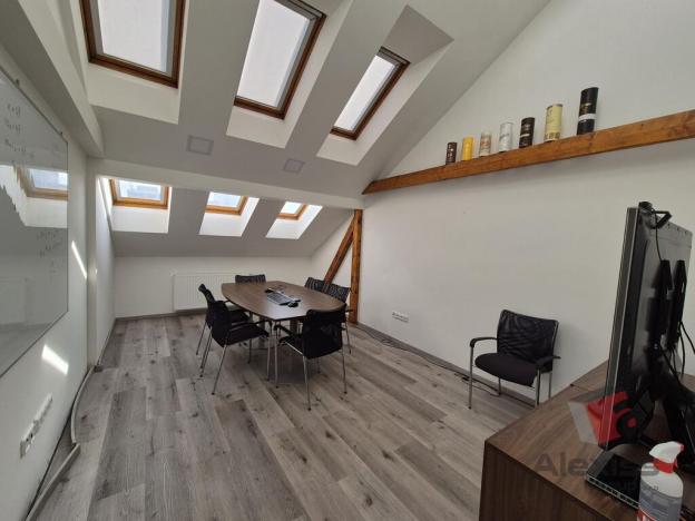 Pronájem kanceláře, Praha - Nusle, Sinkulova, 141 m2