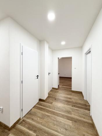 Pronájem bytu 4+kk, Jablonec nad Nisou - Mšeno nad Nisou, S. K. Neumanna, 74 m2