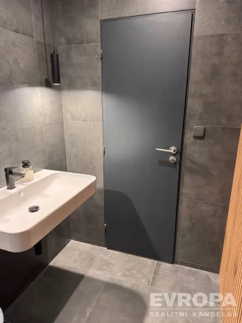 Pronájem obchodního prostoru, Jablonec nad Nisou, Komenského, 19 m2