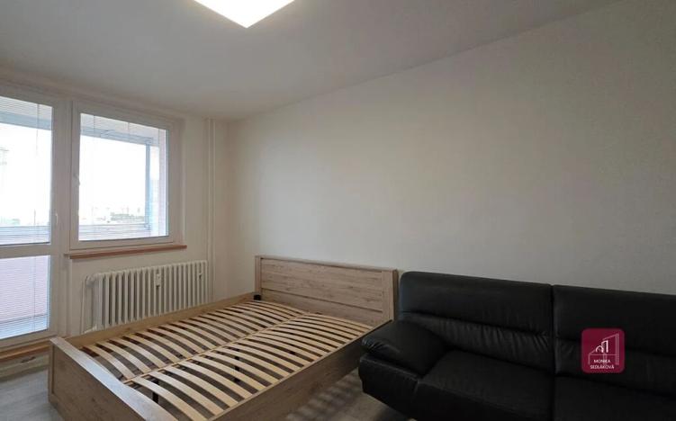 Pronájem bytu 1+1, Mokrá-Horákov, 40 m2