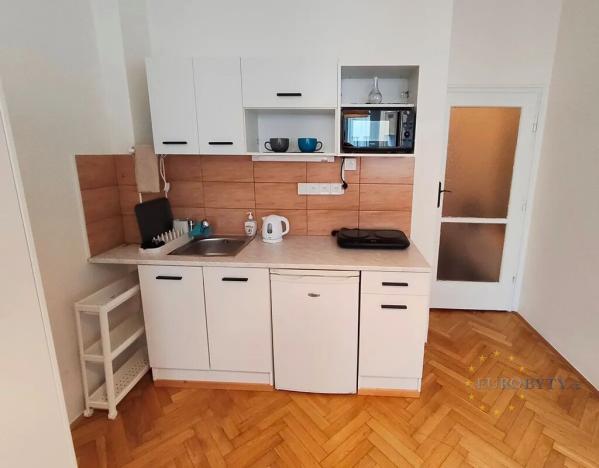 Pronájem bytu 1+kk, Praha - Strašnice, Starostrašnická, 20 m2