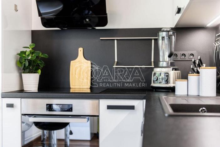 Prodej bytu 3+1, Praha, 75 m2