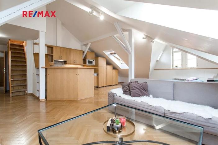 Pronájem bytu 2+kk, Praha - Karlín, Křižíkova, 70 m2