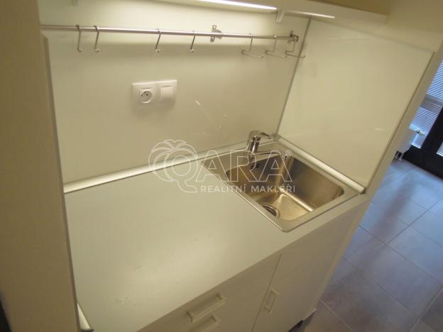 Pronájem bytu 1+kk, Praha - Nusle, Rostislavova, 12 m2