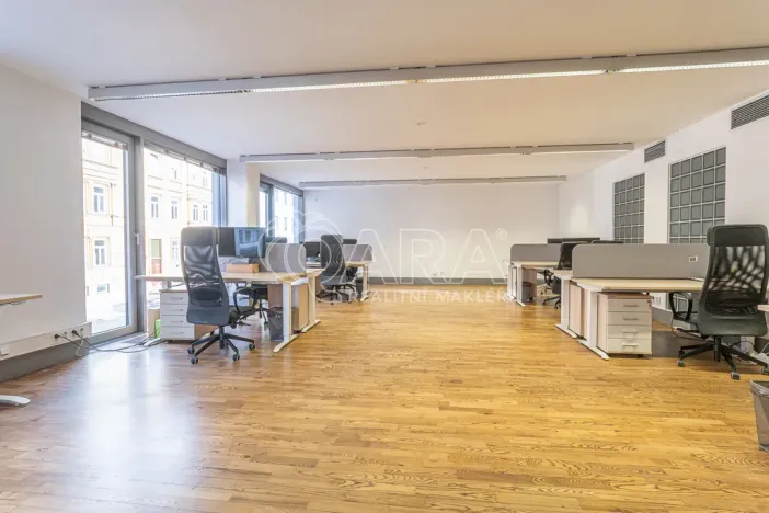 Prodej kanceláře, Praha - Žižkov, Prokopova, 347 m2