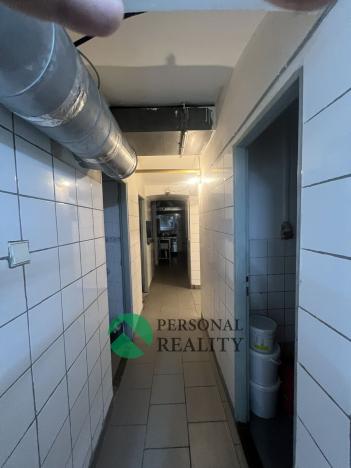 Pronájem restaurace, Praha - Nusle, náměstí Generála Kutlvašra, 300 m2