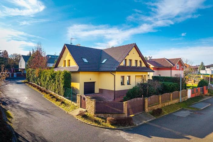 Pronájem rodinného domu, Praha - Křeslice, Pod ovčínem, 300 m2