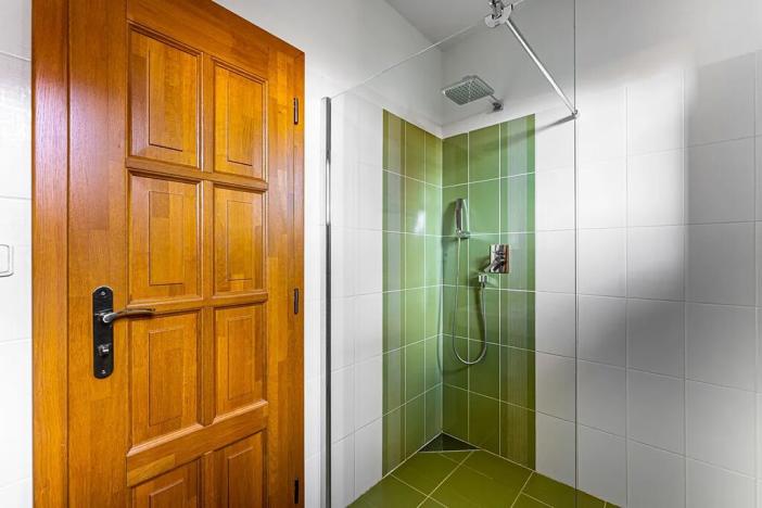 Pronájem rodinného domu, Praha - Křeslice, Pod ovčínem, 300 m2