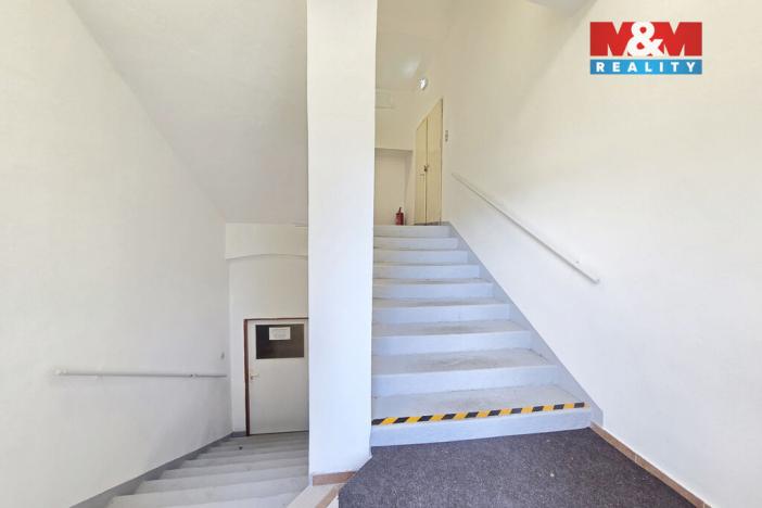 Pronájem obchodního prostoru, Karlovy Vary - Doubí, Studentská, 157 m2