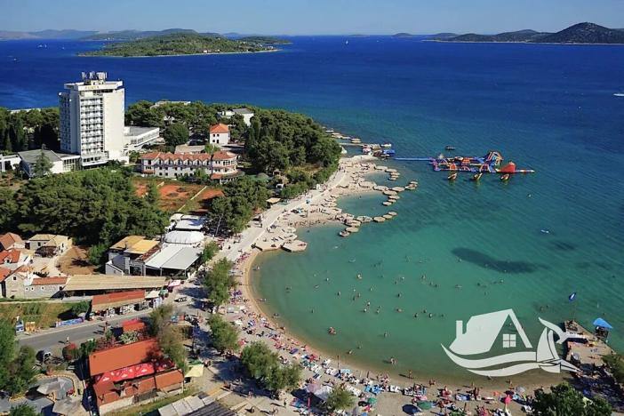 Prodej vícegeneračního domu, Vodice, Chorvatsko, 1230 m2