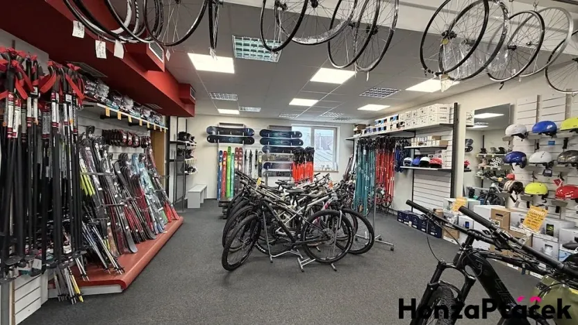 Pronájem obchodního prostoru, Praha - Kobylisy, Střelničná, 418 m2