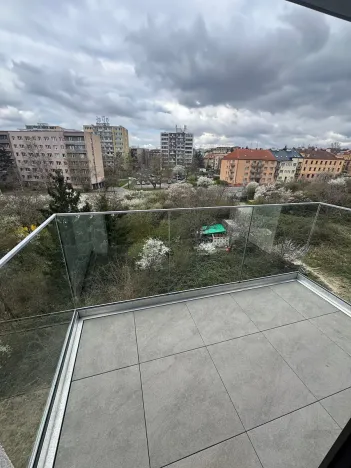 Pronájem bytu 2+kk, Praha, V třešňovce, 57 m2