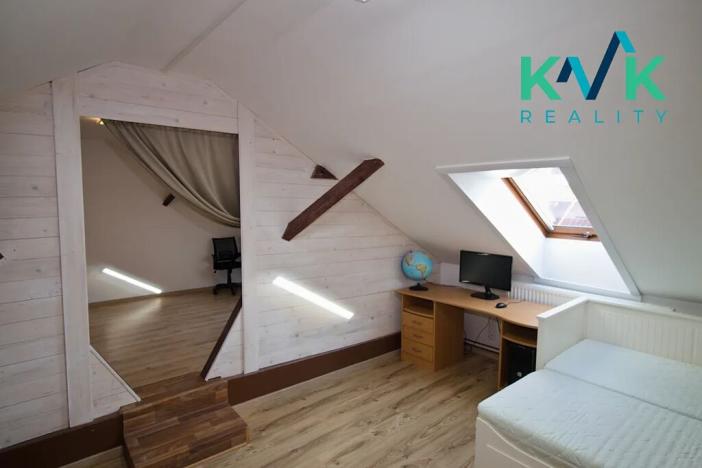 Prodej bytu 4+1, Ostrov, Lipová, 125 m2