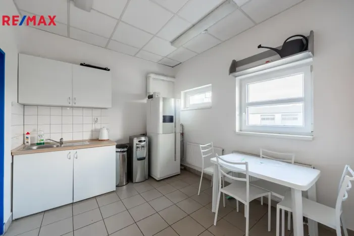 Pronájem obchodního prostoru, Ústí nad Labem - Všebořice, Podhoří, 1210 m2